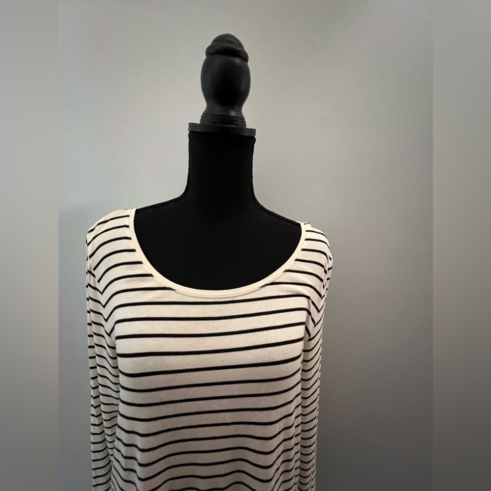 Gap Striped Black and White Long Sleeve Shirt - Picture 5 of 7